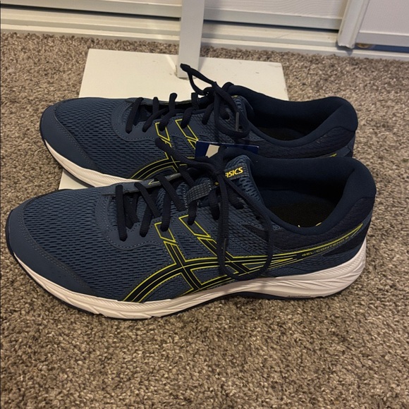 NWT ASICS Navy and Yellow Athletic Sneakers - Picture 6 of 9